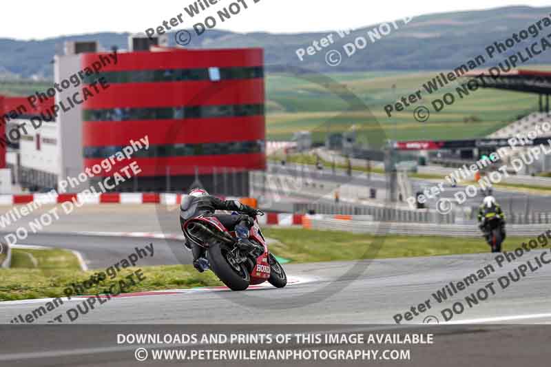 cadwell no limits trackday;cadwell park;cadwell park photographs;cadwell trackday photographs;enduro digital images;event digital images;eventdigitalimages;navarra;no limits trackdays;peter wileman photography;racing digital images;trackday digital images;trackday photos